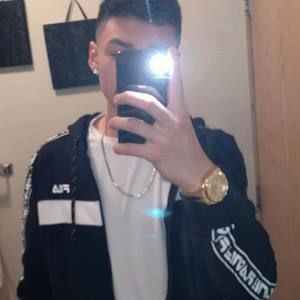 Meet your Posher, Easton